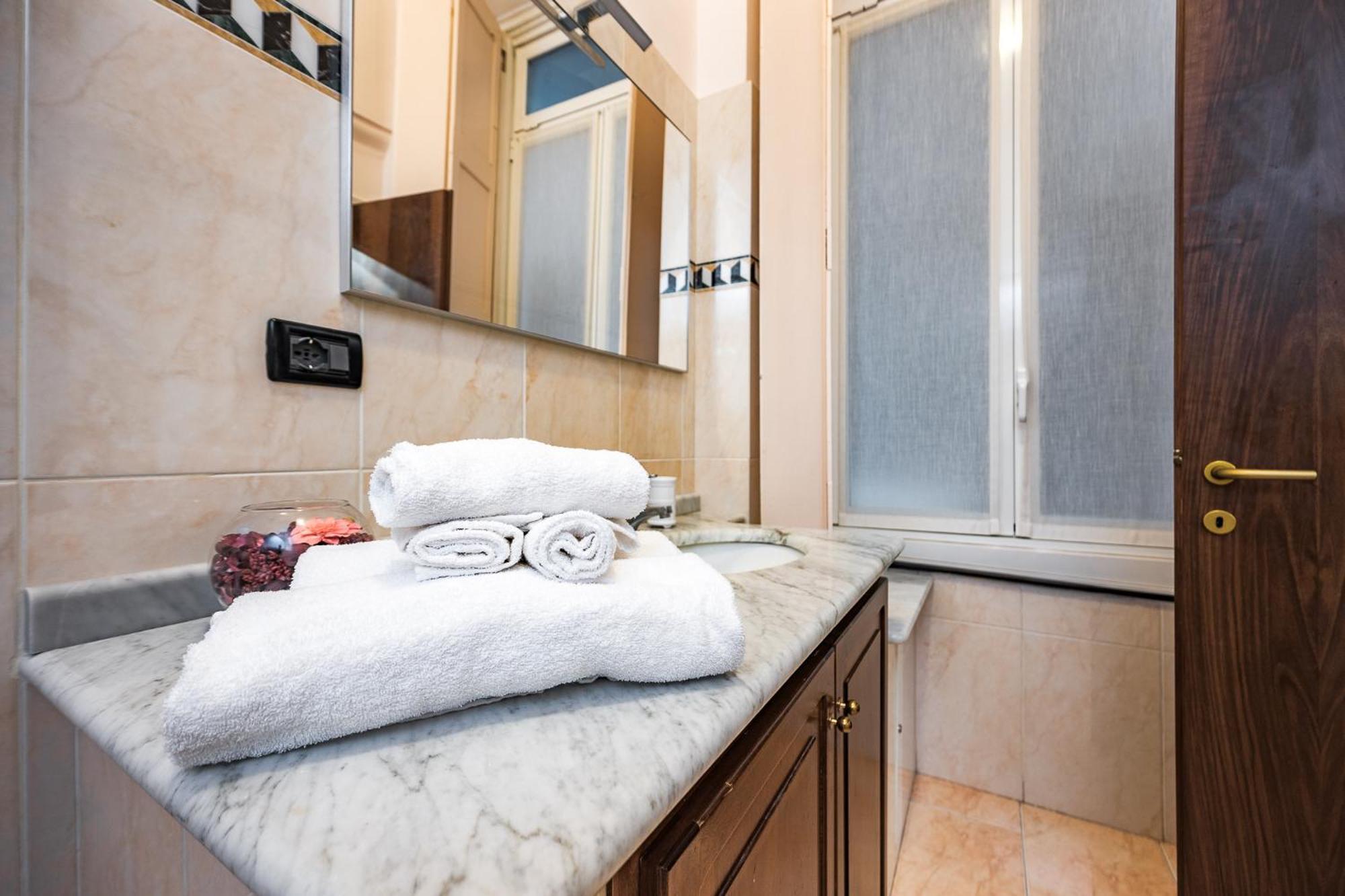 Ferienwohnung Mattoni E Cotto Antica Genova - Genovainrelax Exterior foto